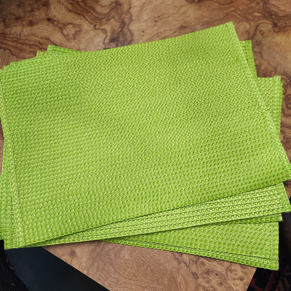 Set of 6 vintage lime green placemats